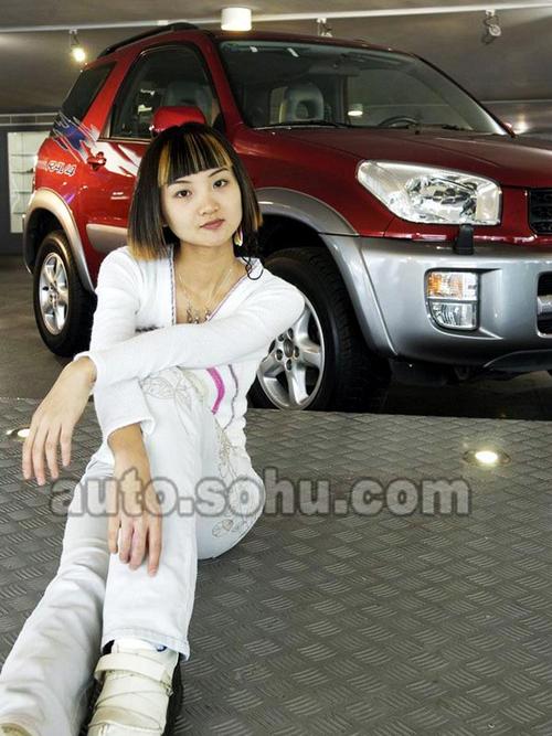 亲密相依的“姊妹花”